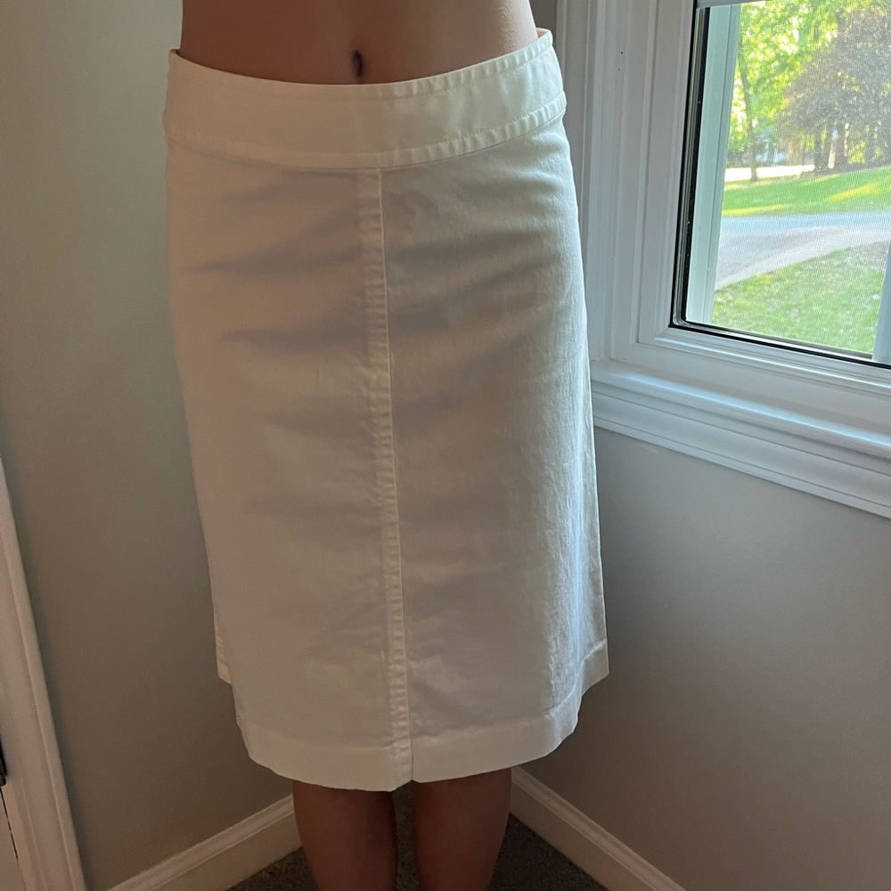 BANANA REPUBLIC A-LINE SKIRT SZ 0 IN WHITE